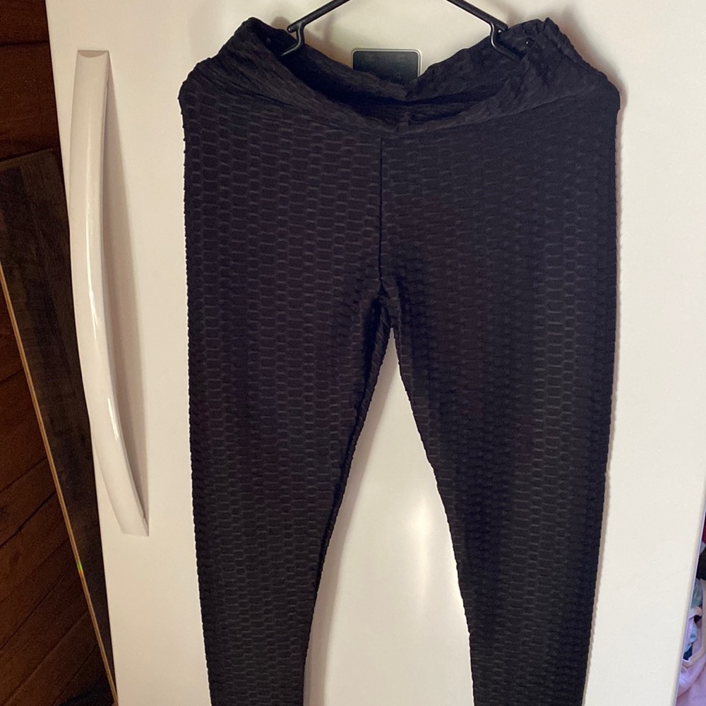 Tic Tok butt leggings